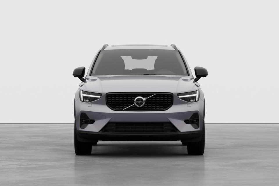2026 Volvo XC40 - Image 5