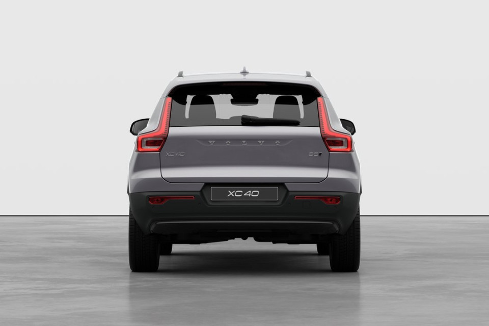 2026 Volvo XC40 - Image 6