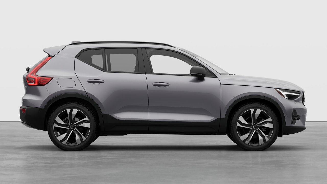 2026 Volvo XC40 - Image 7