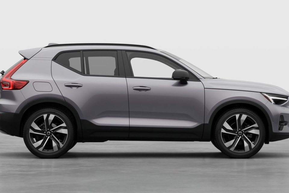 2026 Volvo XC40 - Image 7