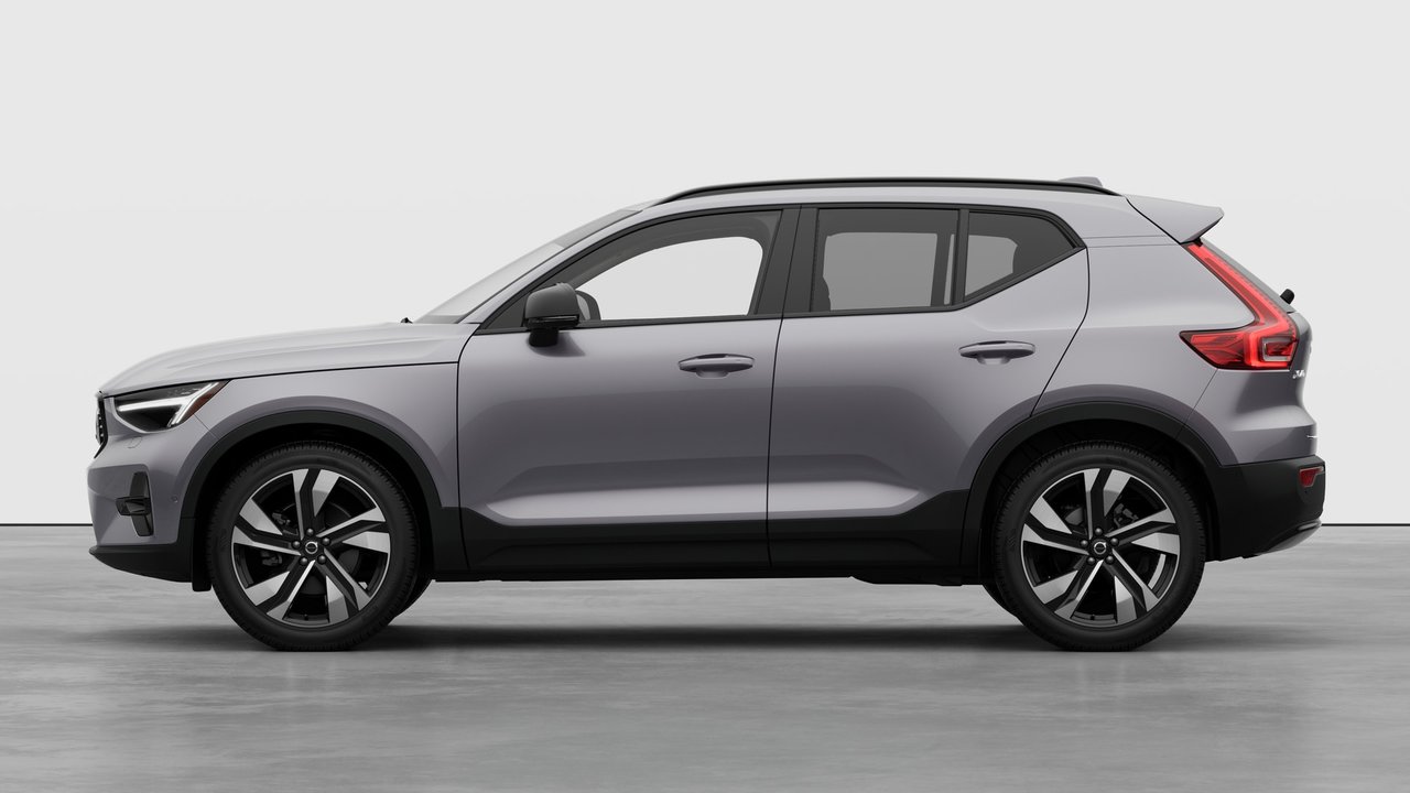 2026 Volvo XC40 - Image 8