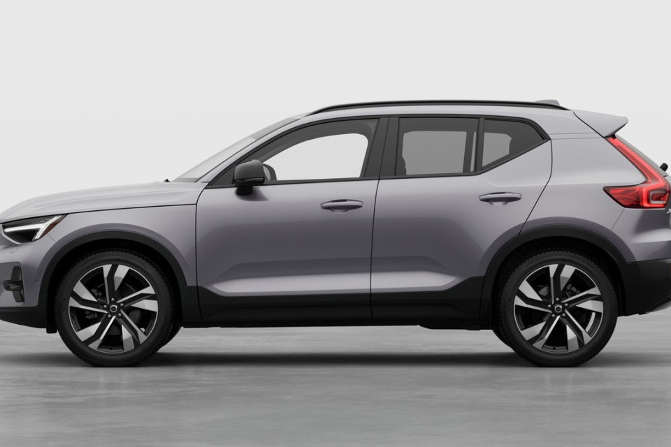2026 Volvo XC40 - Image 8