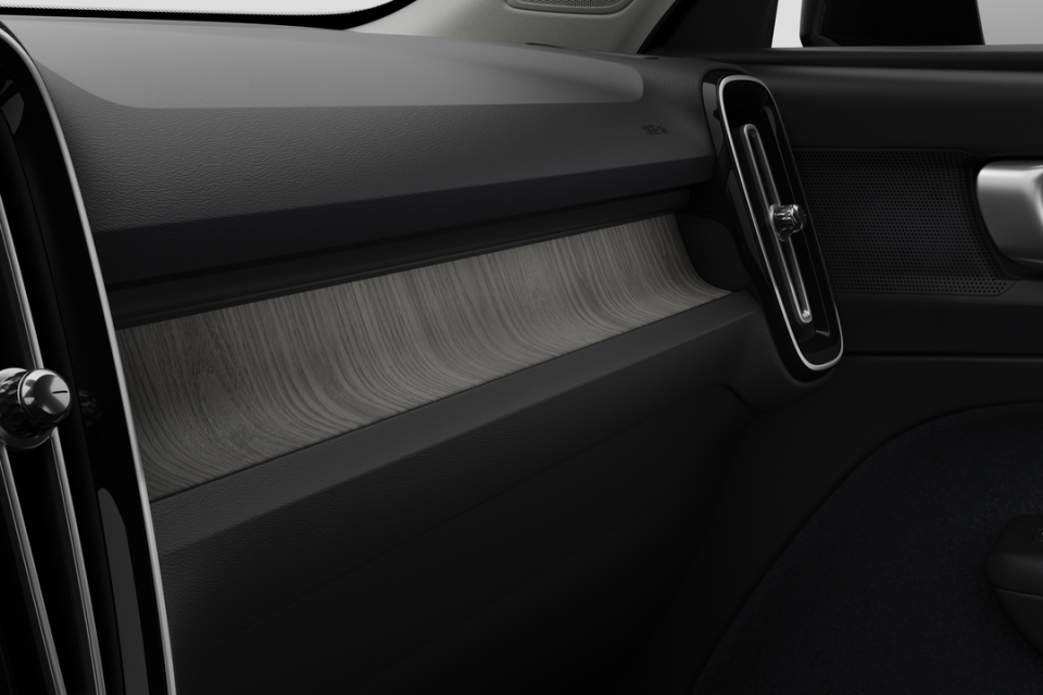 2026 Volvo XC40 - Image 9