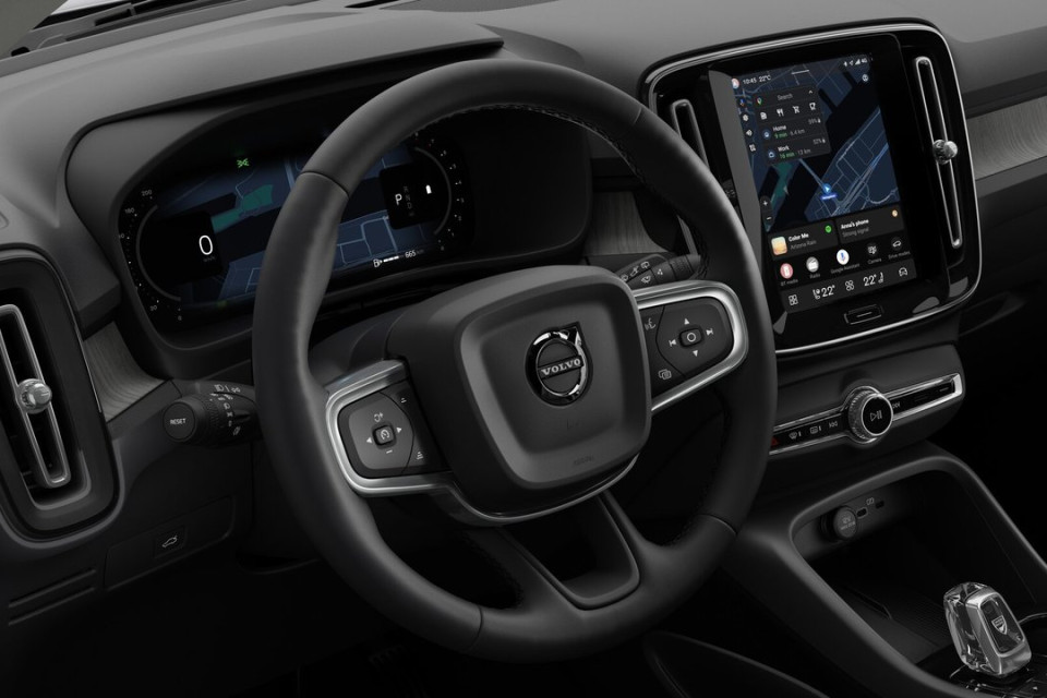 2026 Volvo XC40 - Image 14