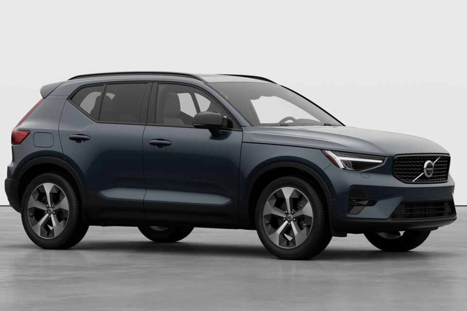 2026 Volvo XC40 - Image 3