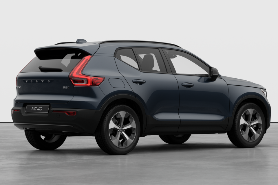 2026 Volvo XC40 - Image 4