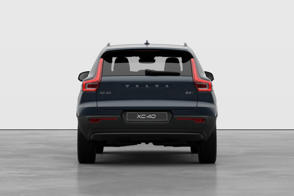 2026 Volvo XC40 - Image 6
