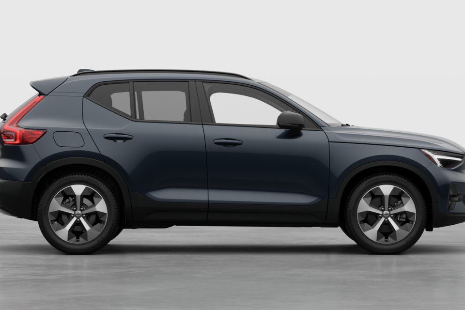 2026 Volvo XC40 - Image 7