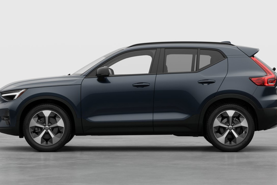 2026 Volvo XC40 - Image 8