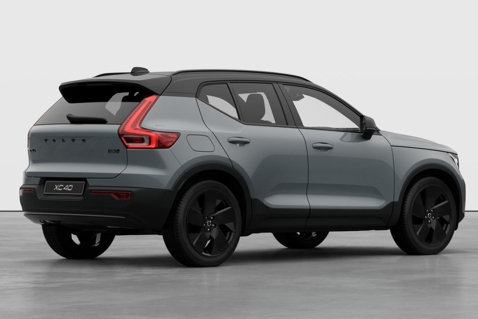 2026 Volvo XC40 - Image 4