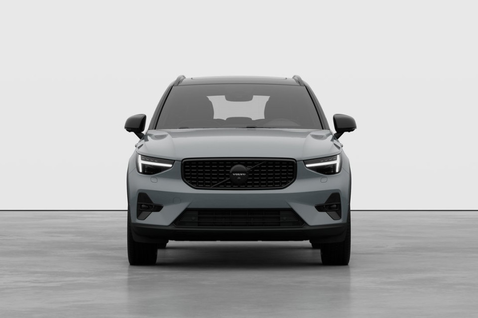 2026 Volvo XC40 - Image 5