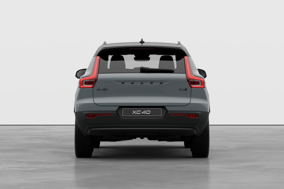 2026 Volvo XC40 - Image 6