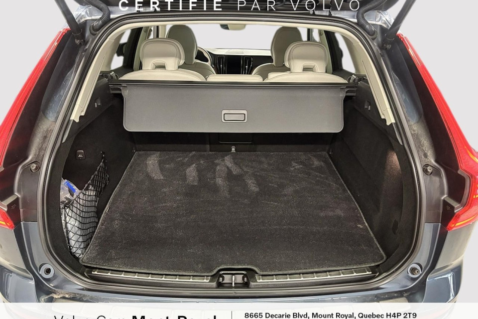 2022 Volvo XC60 Recharge - Image 5
