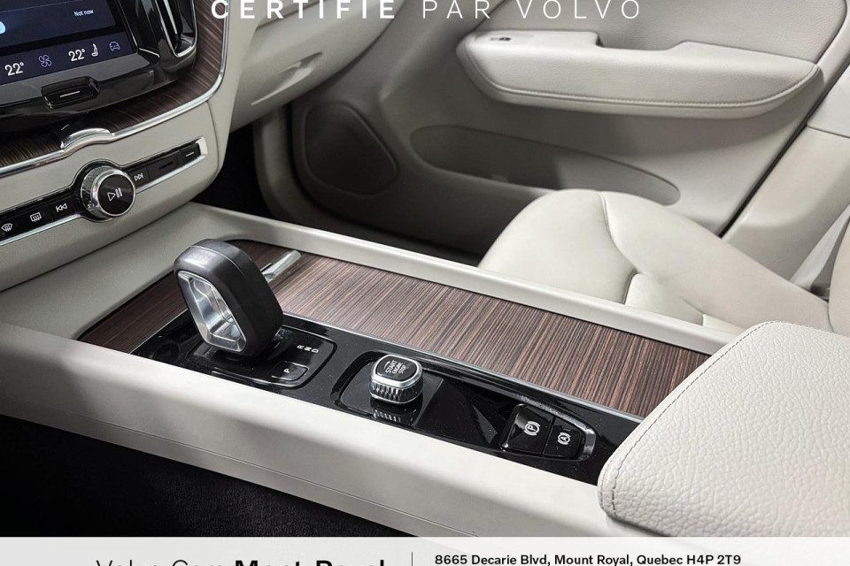 2022 Volvo XC60 Recharge - Image 13