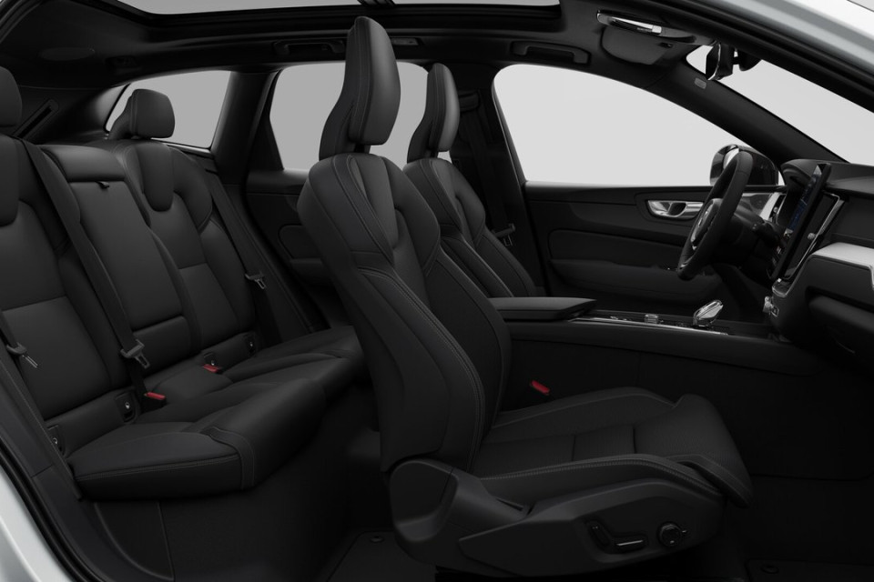 2026 Volvo XC60 - Image 13
