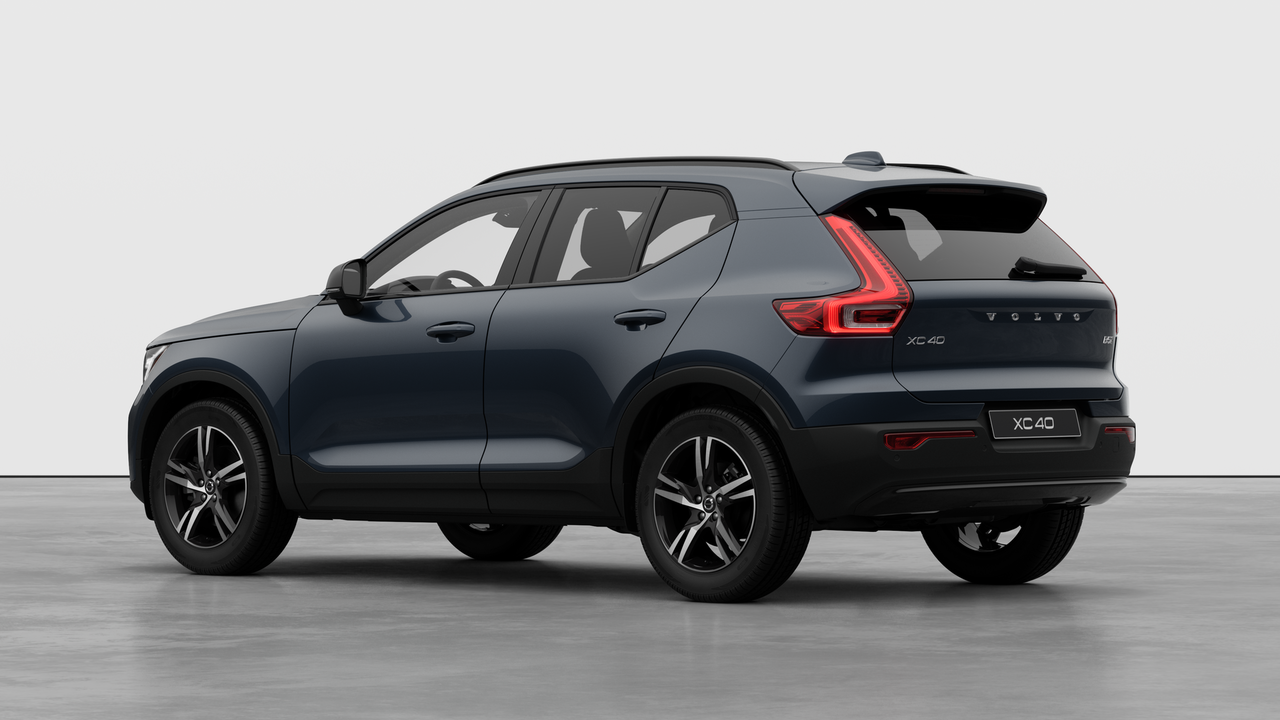 2026 Volvo XC40 - Image 2