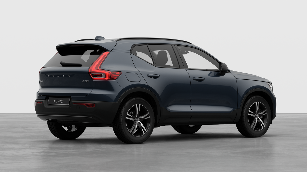 2026 Volvo XC40 - Image 4