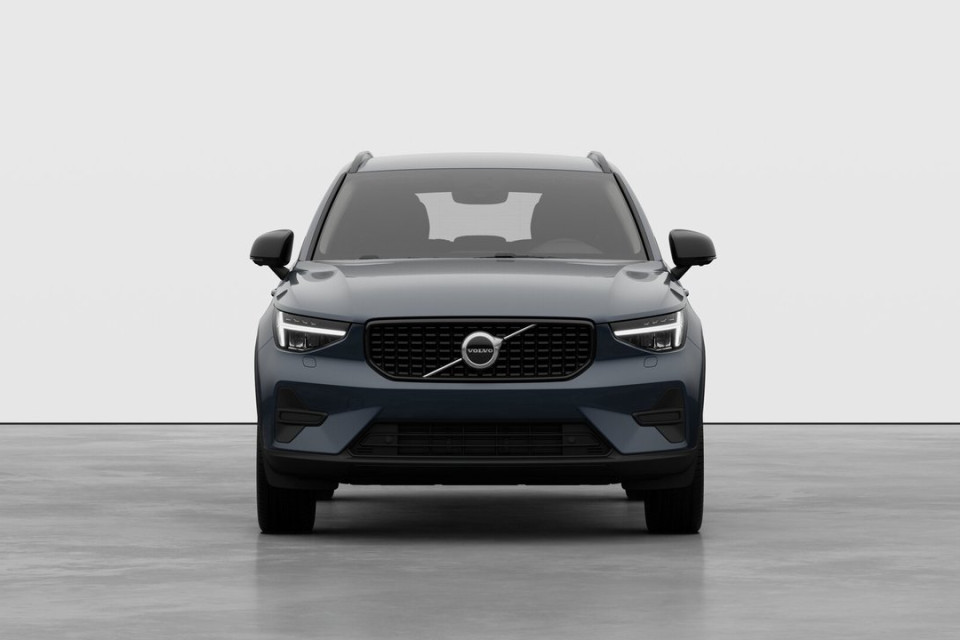 2026 Volvo XC40 - Image 5