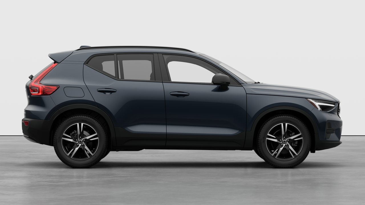 2026 Volvo XC40 - Image 7