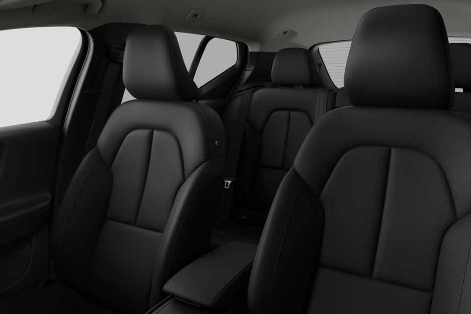 2026 Volvo XC40 - Image 12