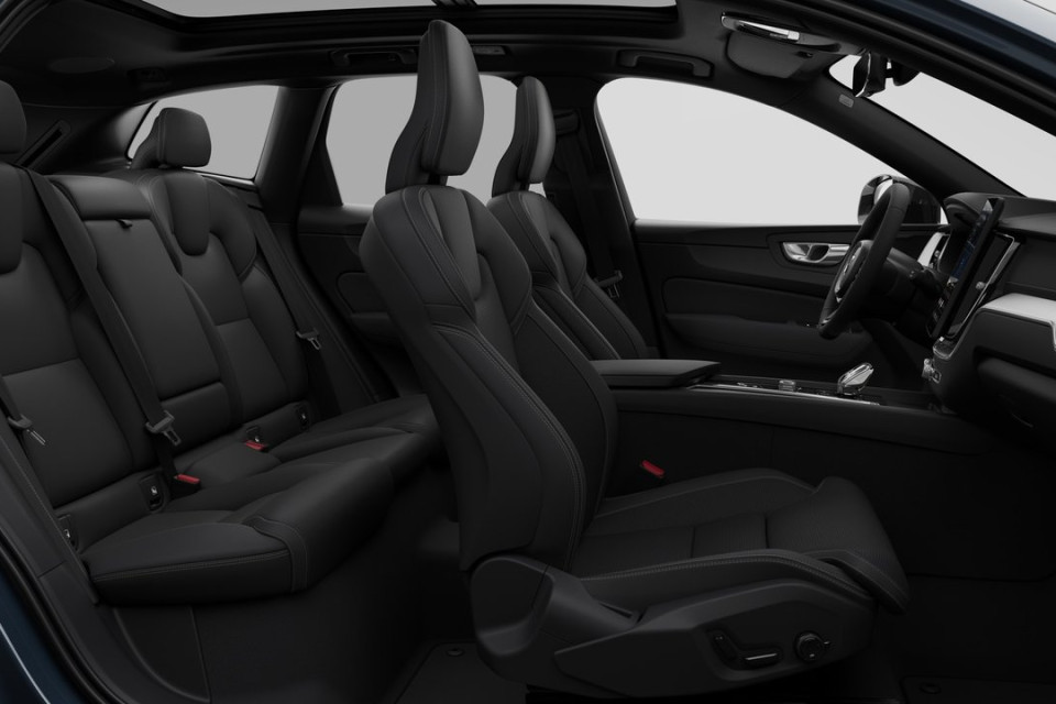 2026 Volvo XC60 - Image 13