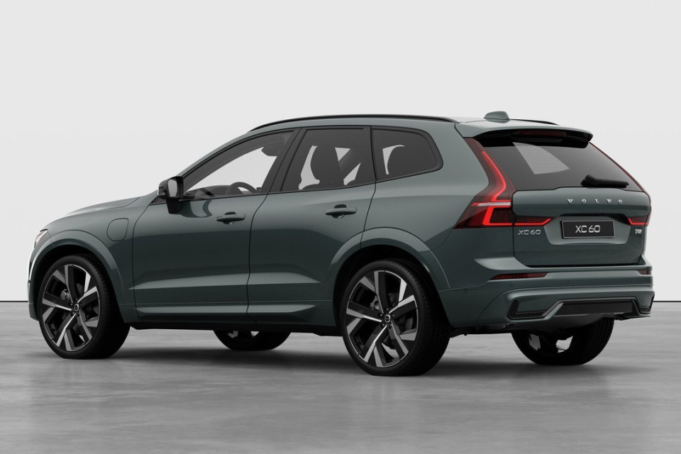 2026 Volvo XC60 PLUG-IN HYBRID - Image 2