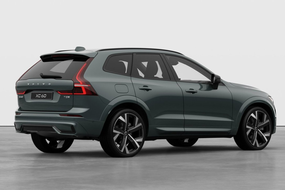 2026 Volvo XC60 PLUG-IN HYBRID - Image 4