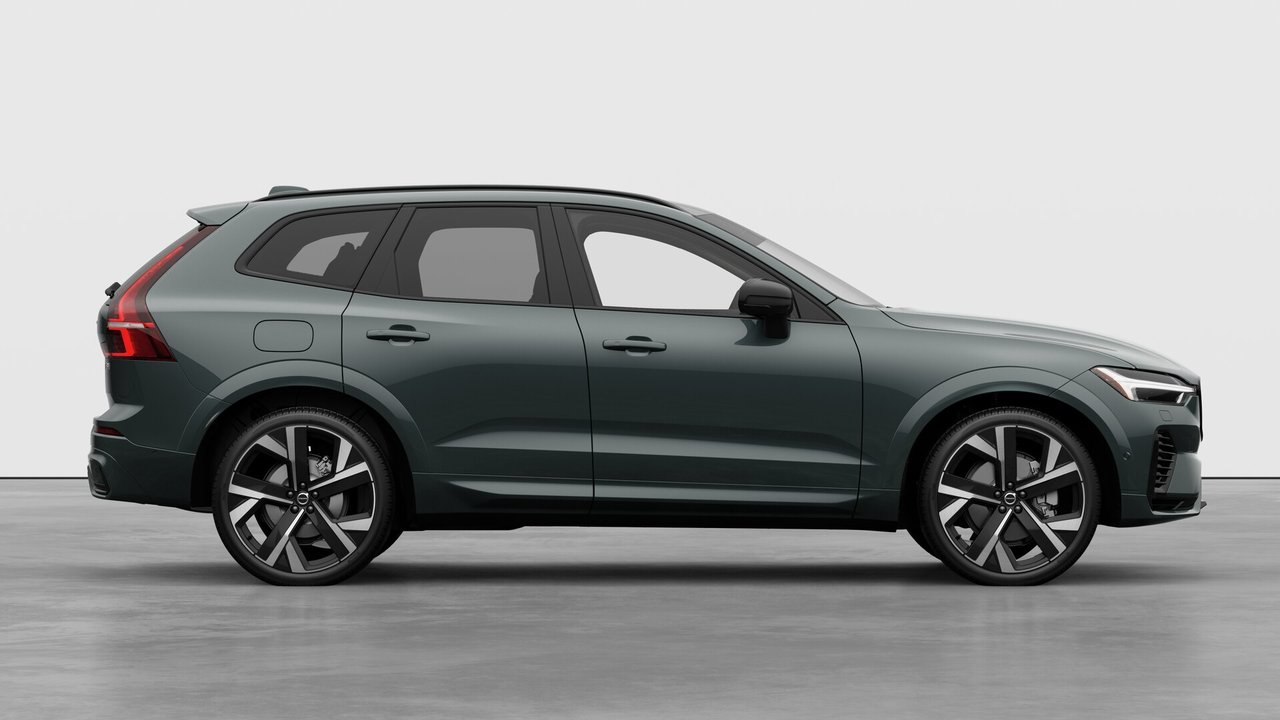 2026 Volvo XC60 PLUG-IN HYBRID - Image 7