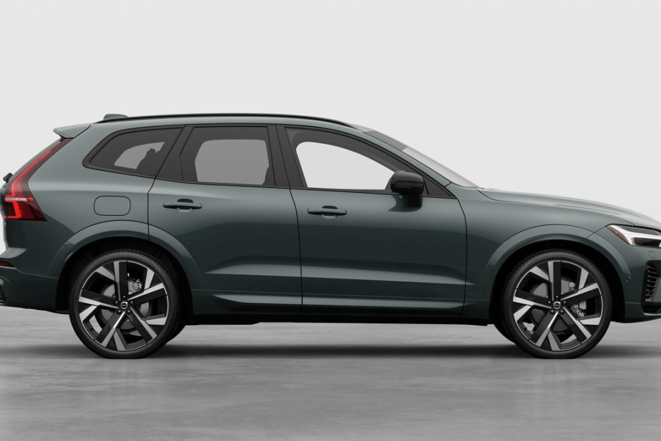 2026 Volvo XC60 PLUG-IN HYBRID - Image 7