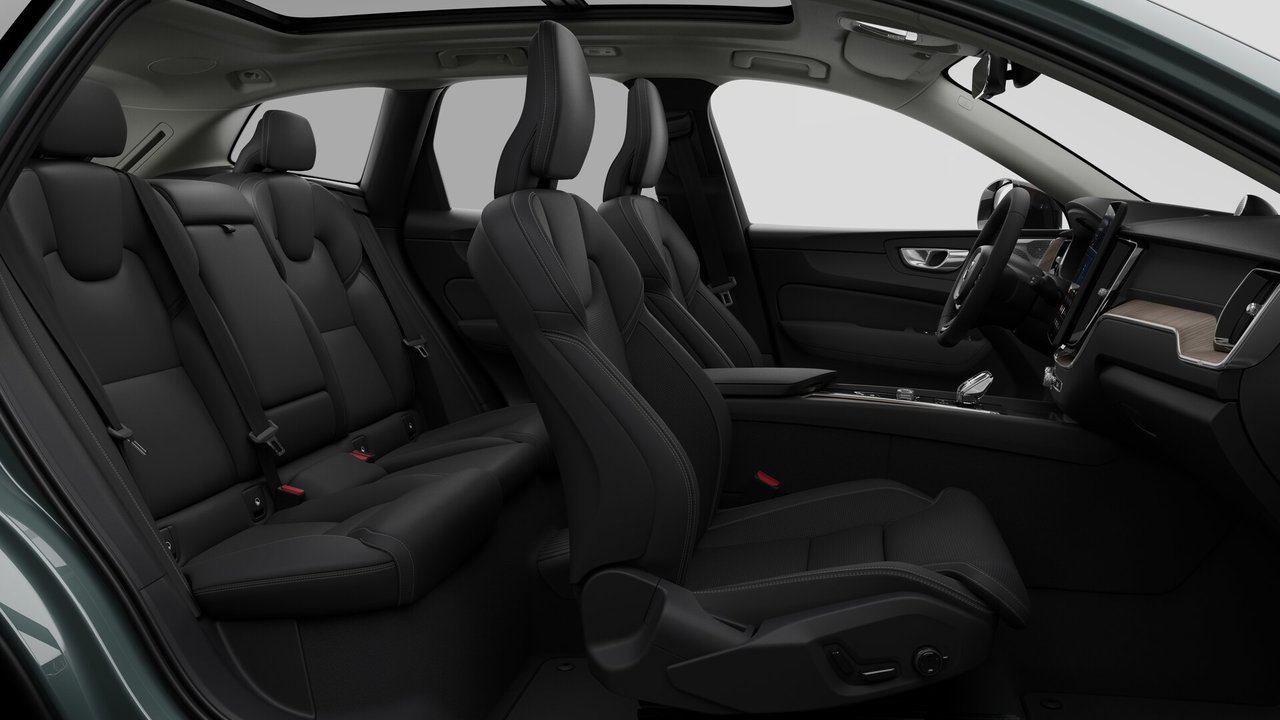 2026 Volvo XC60 PLUG-IN HYBRID - Image 13