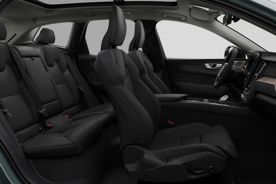 2026 Volvo XC60 PLUG-IN HYBRID - Image 13
