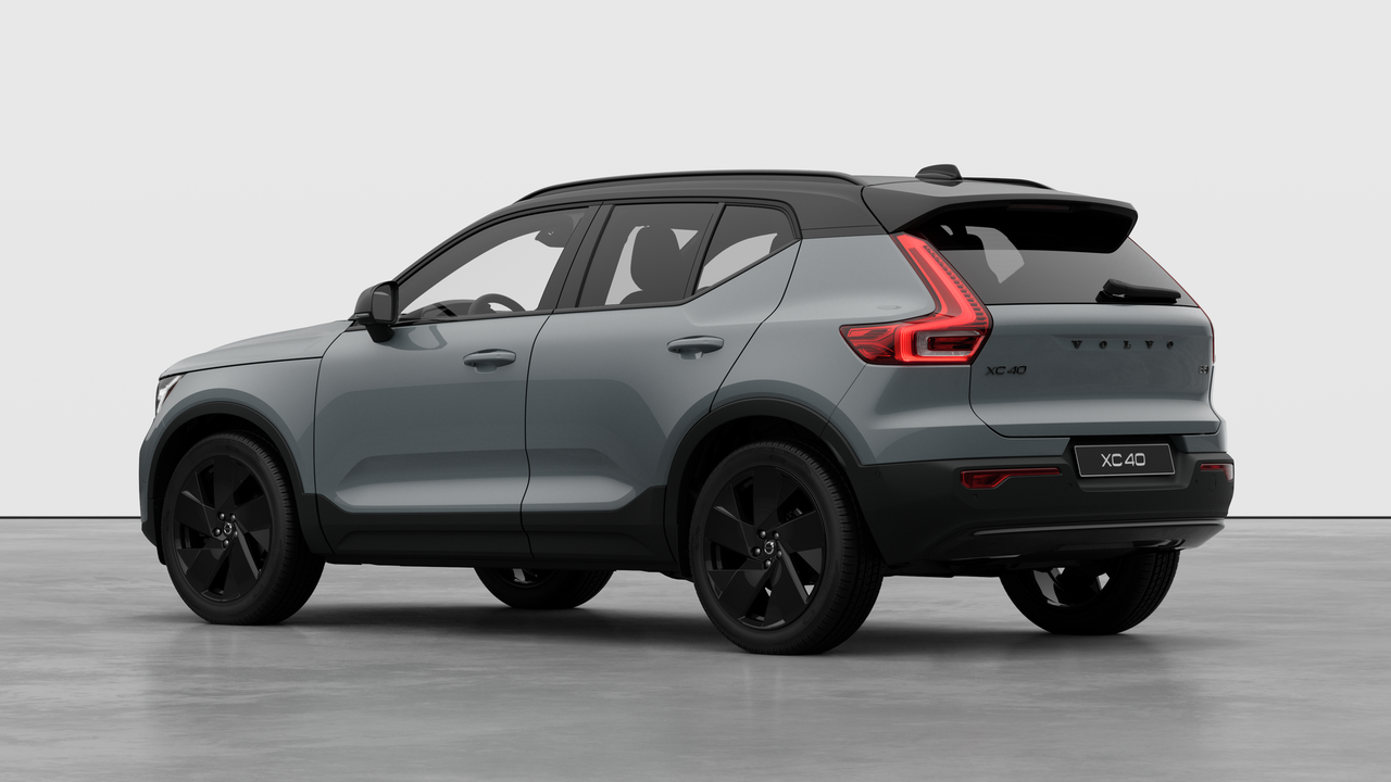 2026 Volvo XC40 - Image 2