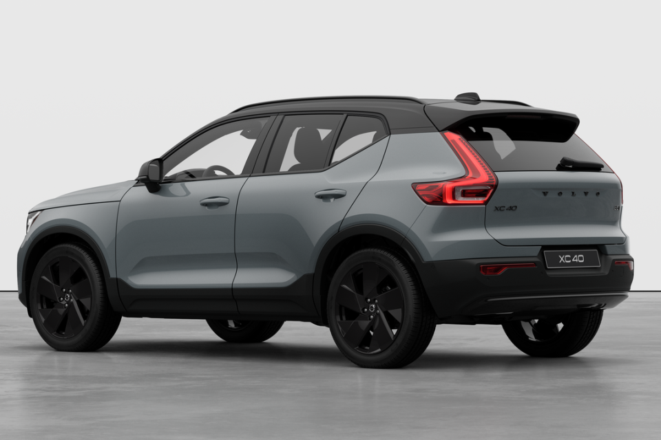 2026 Volvo XC40 - Image 2