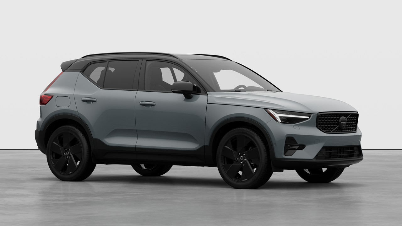 2026 Volvo XC40 - Image 3