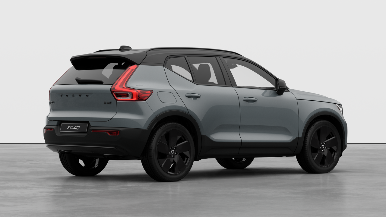 2026 Volvo XC40 - Image 4