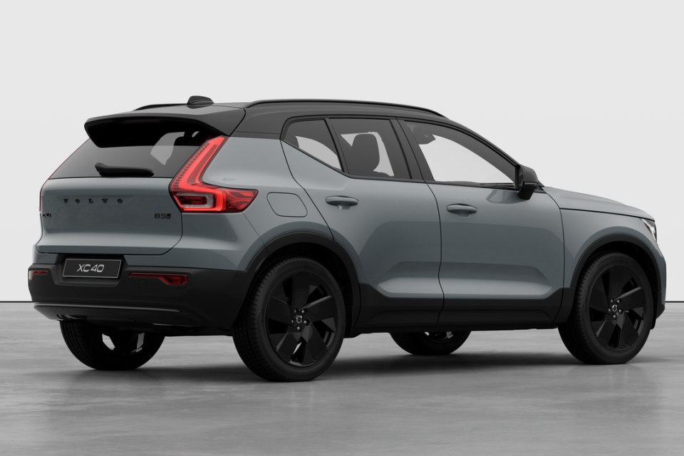 2026 Volvo XC40 - Image 4
