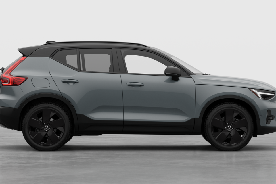 2026 Volvo XC40 - Image 7