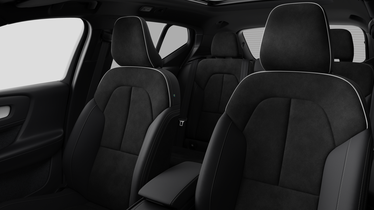 2026 Volvo XC40 - Image 12