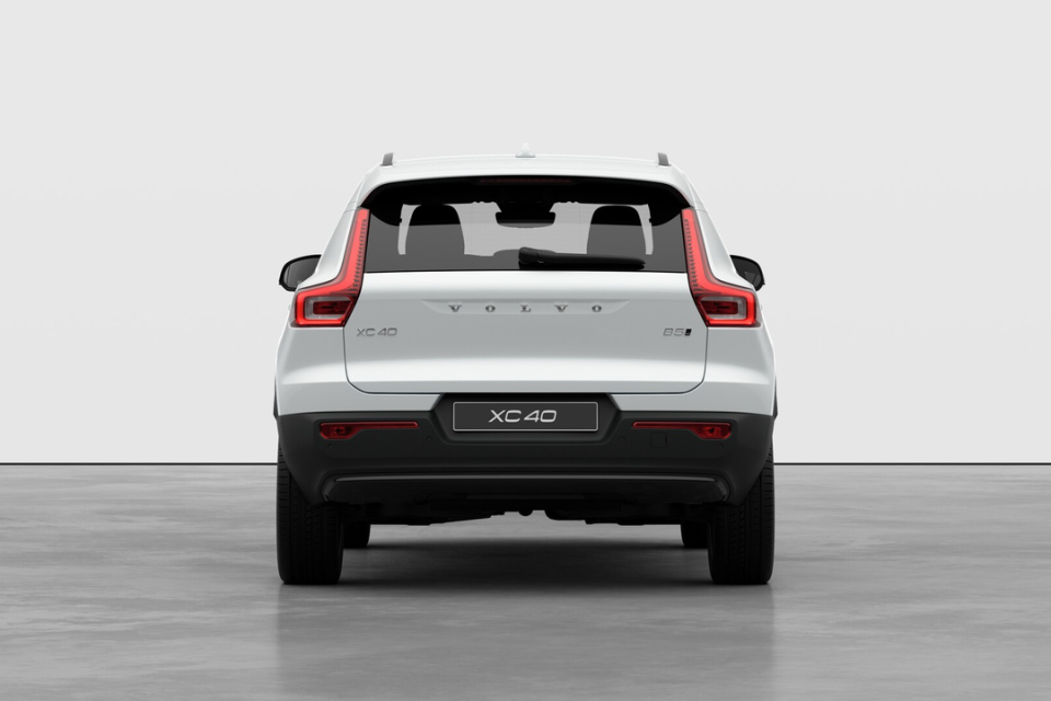 2026 Volvo XC40 - Image 6