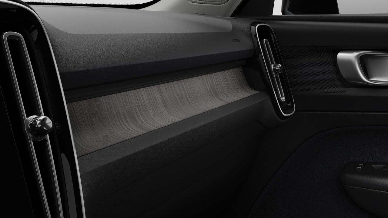 2026 Volvo XC40 - Image 9