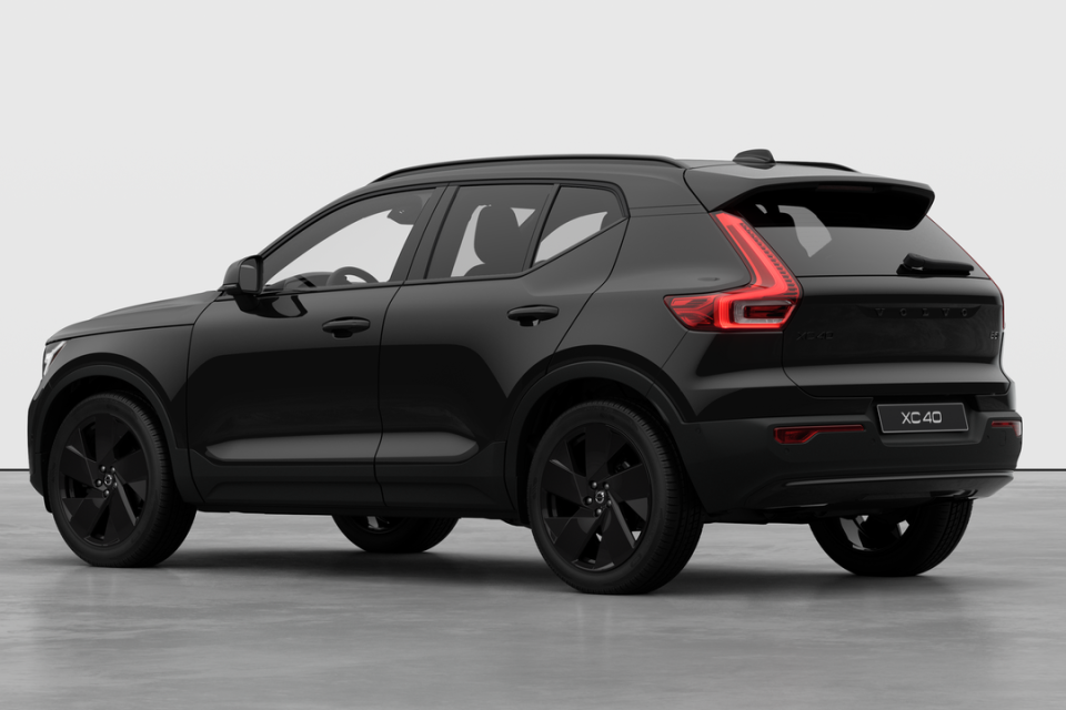 2026 Volvo XC40 - Image 2