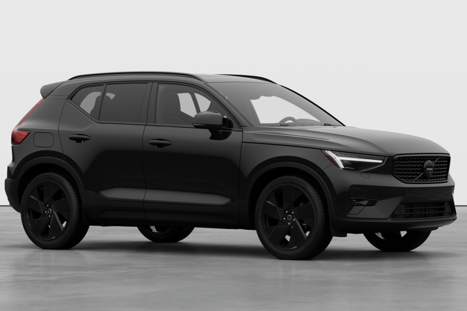 2026 Volvo XC40 - Image 3