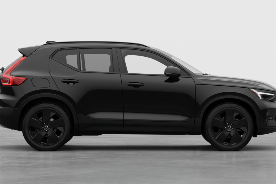 2026 Volvo XC40 - Image 7