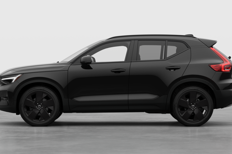 2026 Volvo XC40 - Image 8