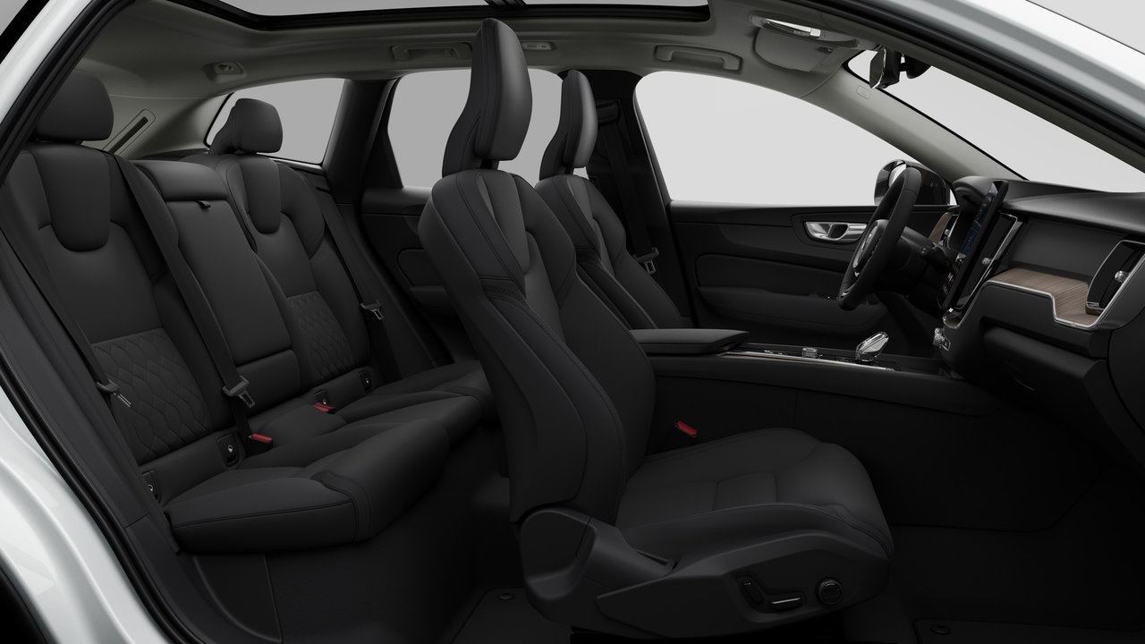 2026 Volvo XC60 - Image 13