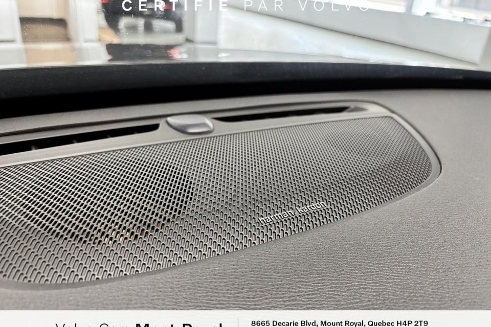 2022 Volvo XC90 - Image 16
