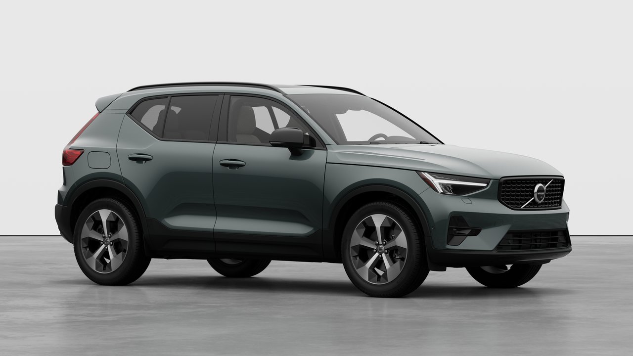2026 Volvo XC40 - Image 3