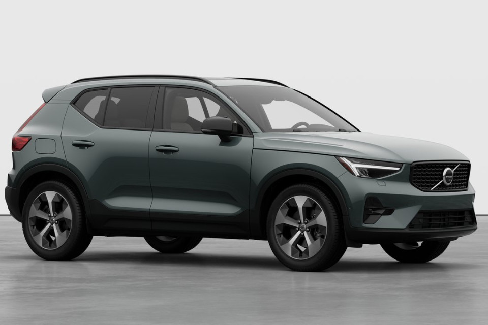 2026 Volvo XC40 - Image 3