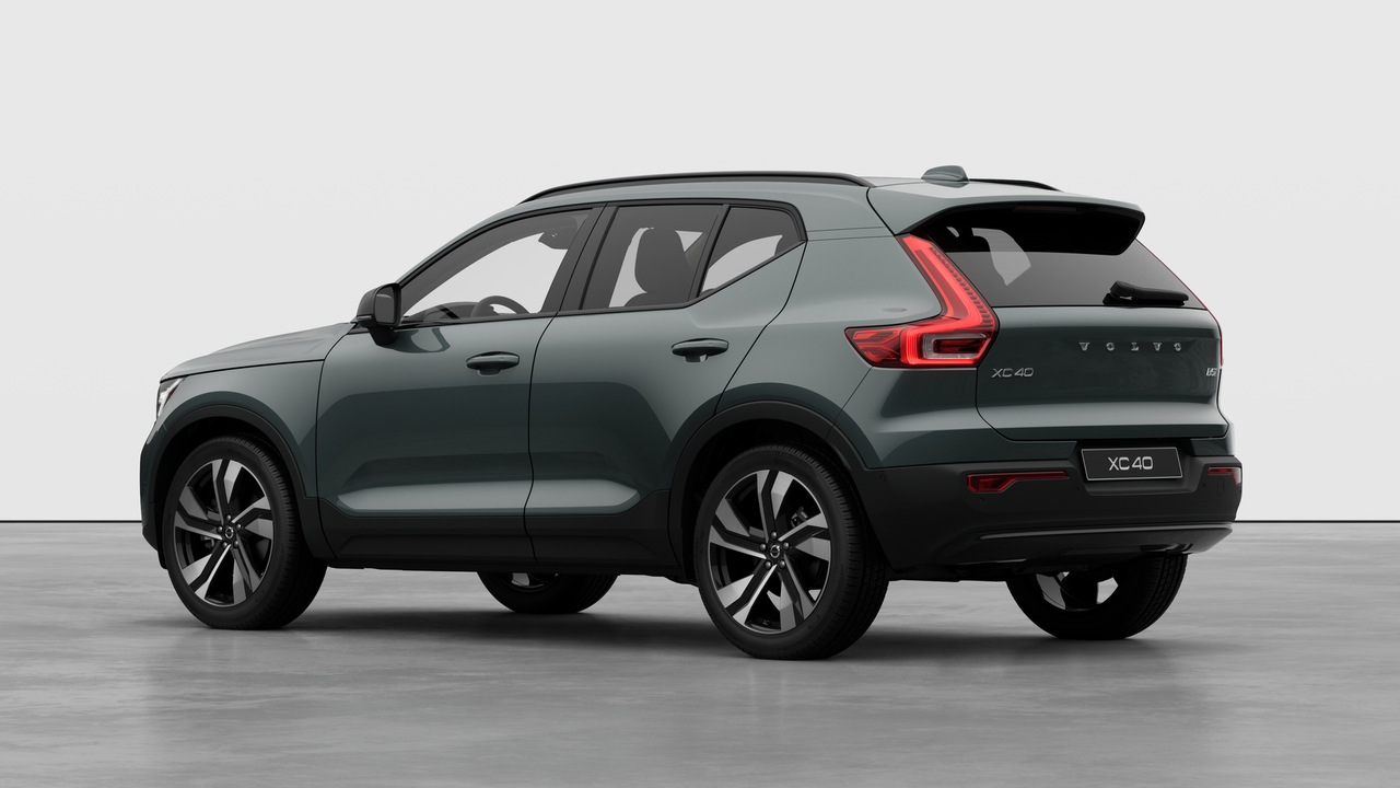 2026 Volvo XC40 - Image 2