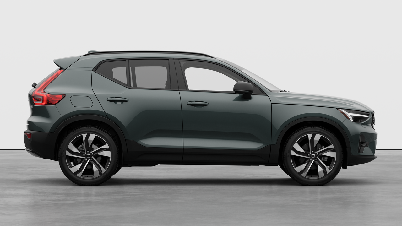 2026 Volvo XC40 - Image 7